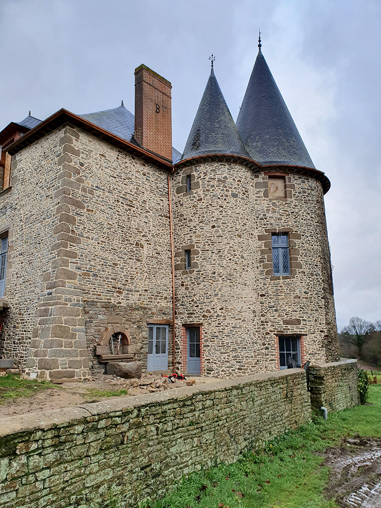 Menuiserie Bataillé, rénovation portes, fenêtres et escaliers de bâtiments de France